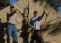 <p>H&A Outfitters, Inc. 2011 Hunting Photos. Elk, mule deer, mountain lion</p>